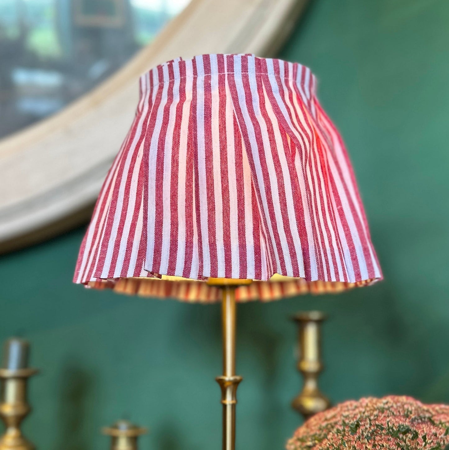 Cordless rechargeable bathroom lighting – elegant brass lamp with pink stripe fabric shade