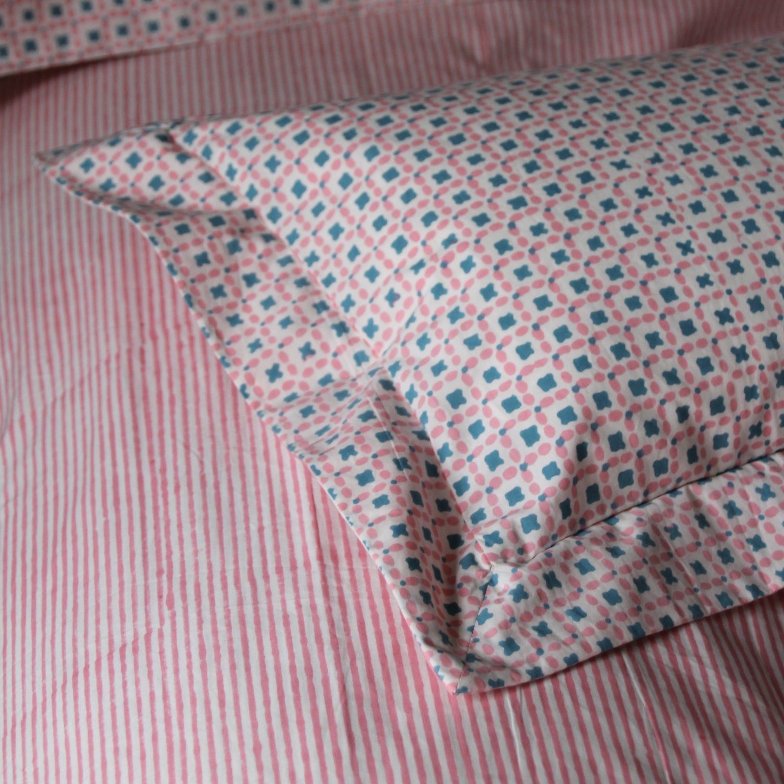 Pink Criss Cross Pillowcase
