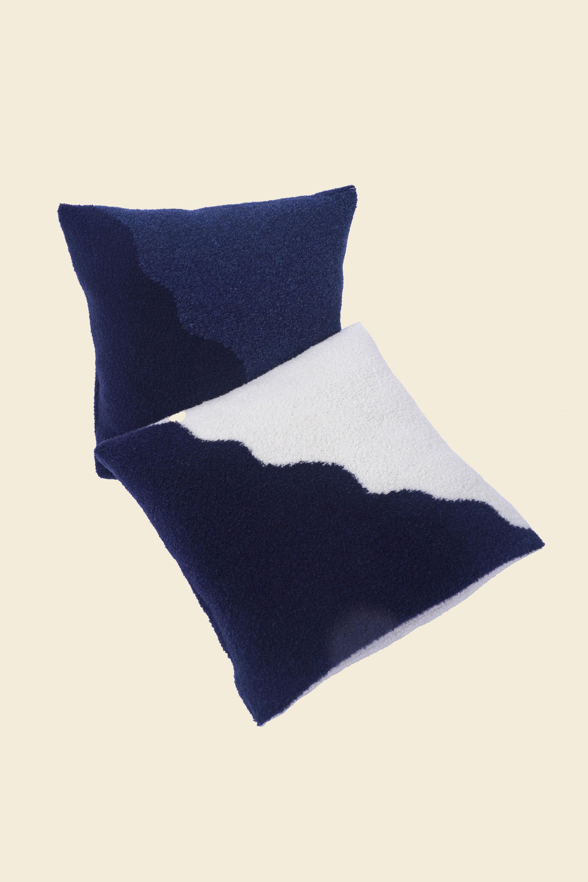 front view of blue/navy knit plush pillowcase in viscose and merino wool