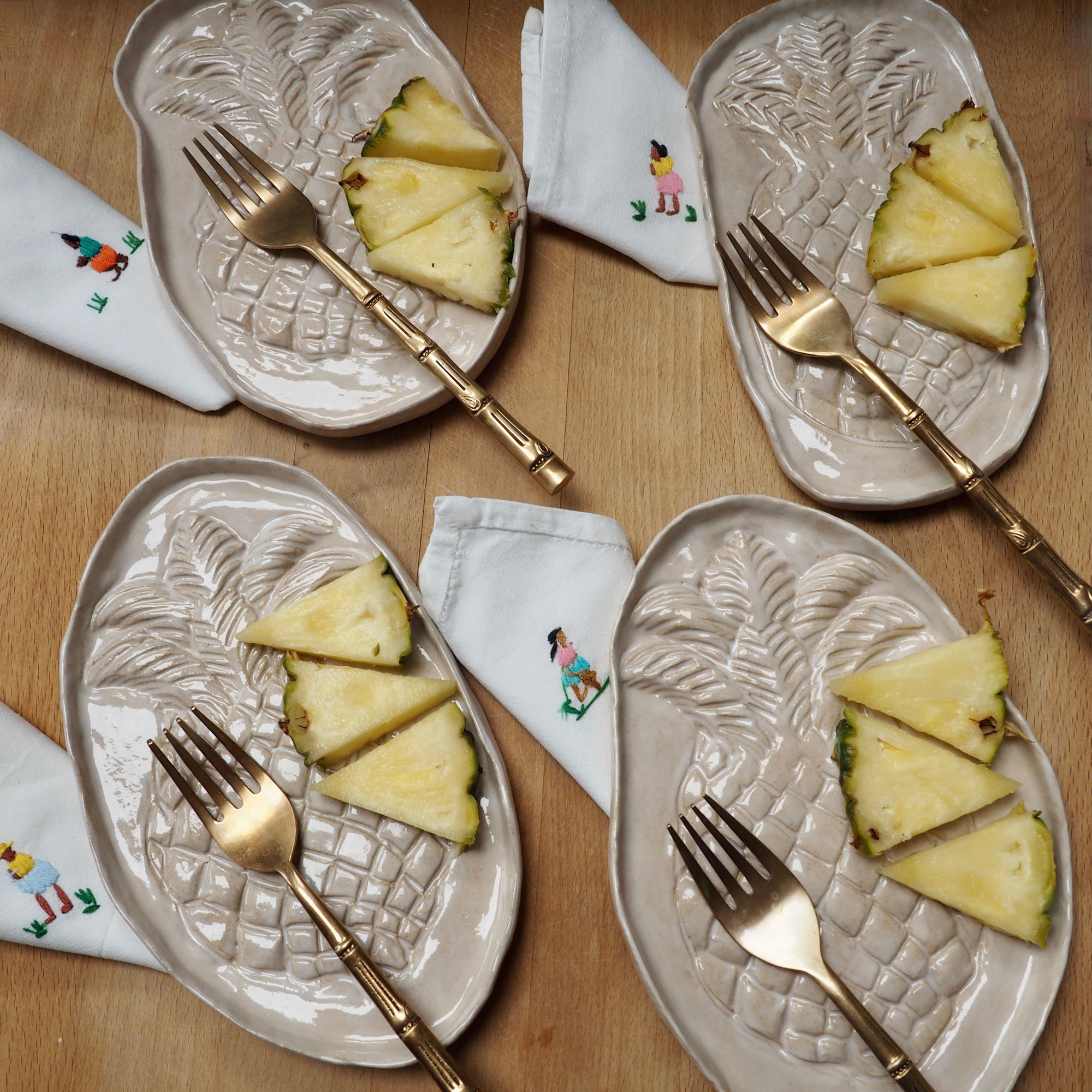 Ceramic Oatmeal Gloss Pineapple Serving Plate