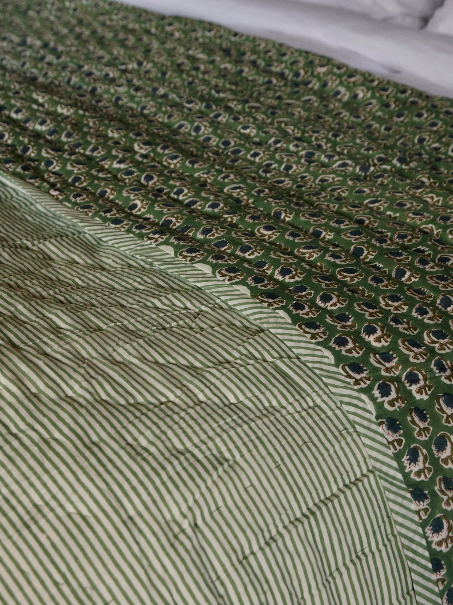 Quilt Cotton Basil Green Prints