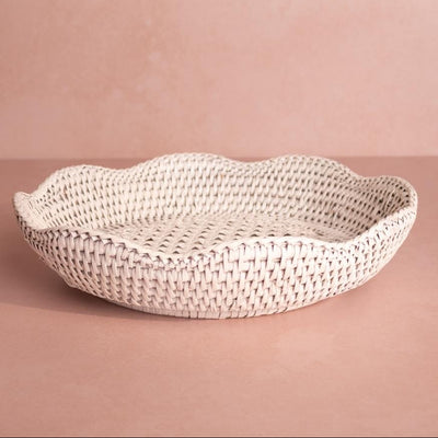 Saratoga Round Rattan Scalloped Tray - White