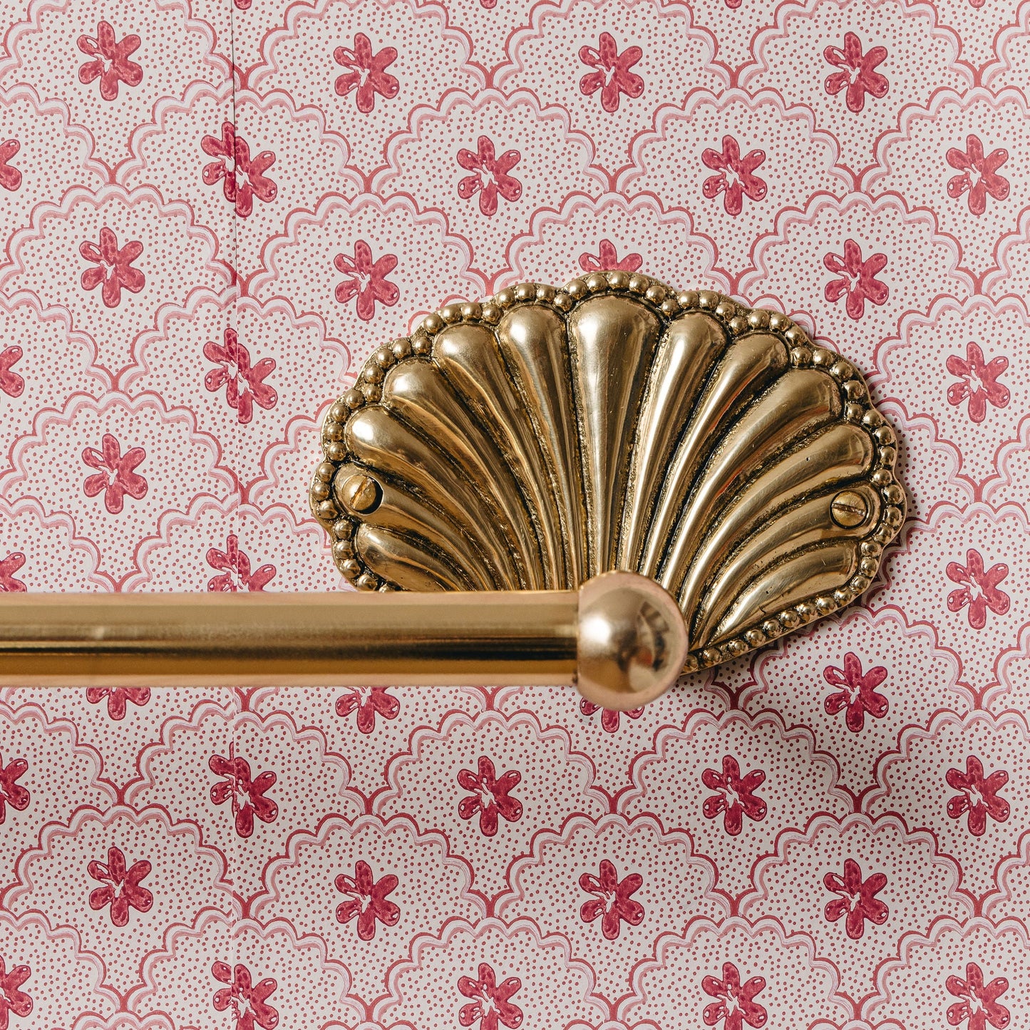 Shell Towel Rack, Lacquered Brass