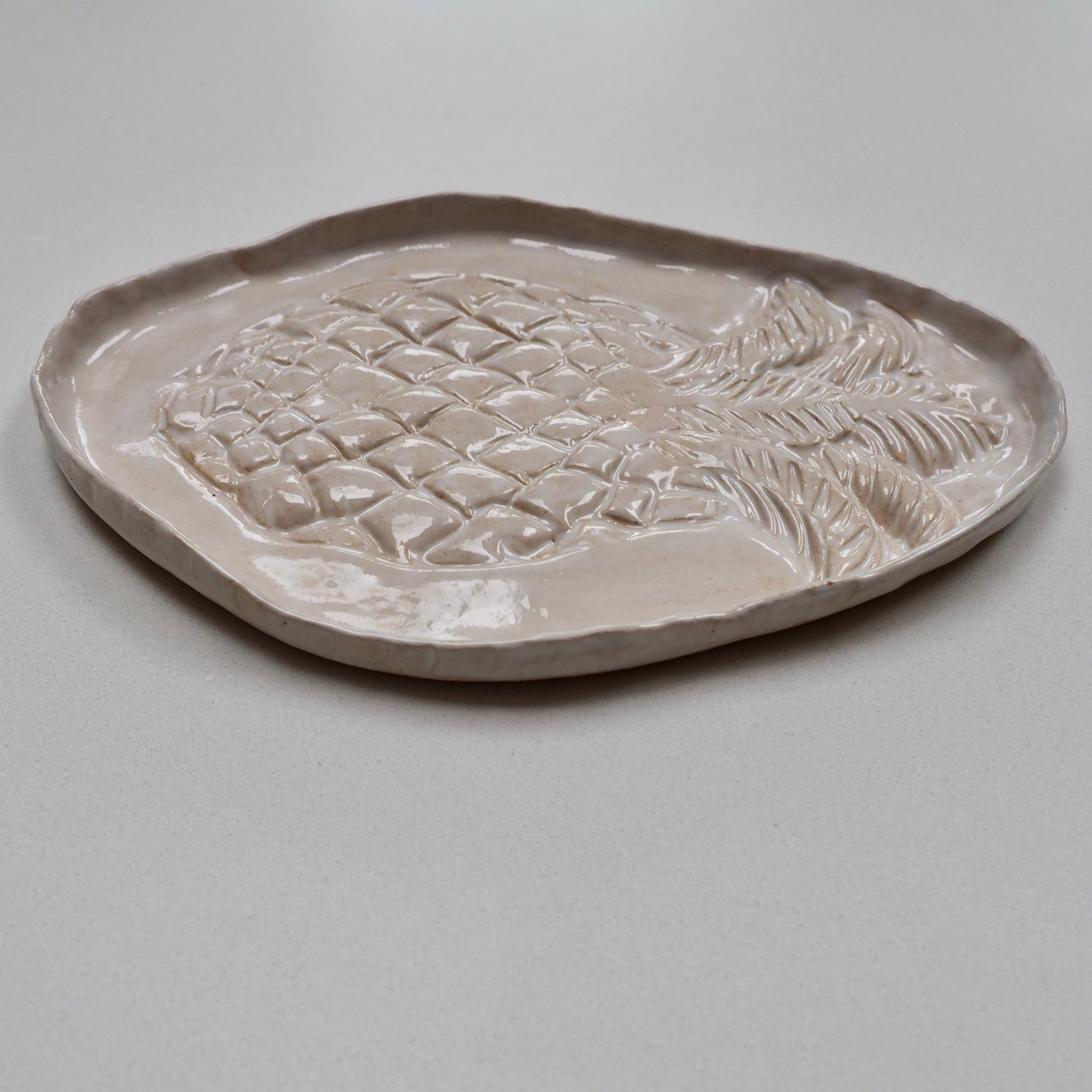 Ceramic Oatmeal Gloss Pineapple Serving Plate