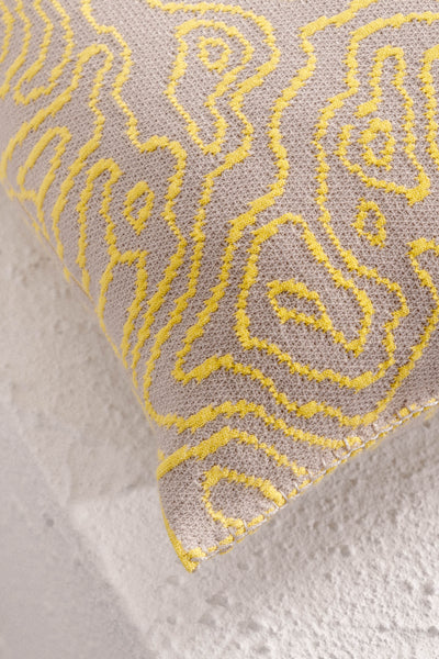 yellow/beige