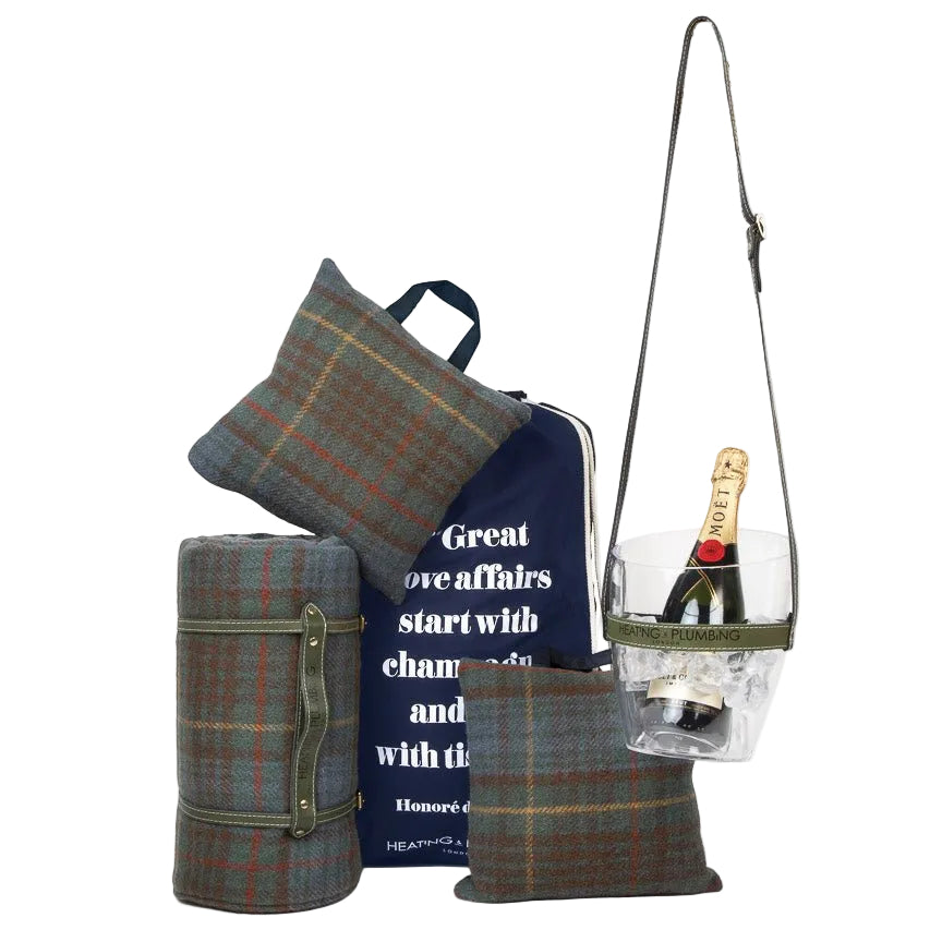 The Heating & Plumbing London Ultimate Picnic Toolkit - Classic Hunting Lodge - Heating & Plumbing London - Picnic Blanket