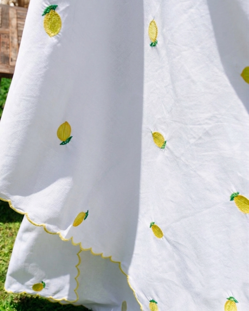 Tablecloth Embroidered with Lemons, White