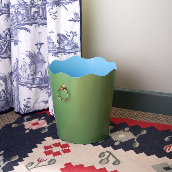 sclloped edge blue and green bin