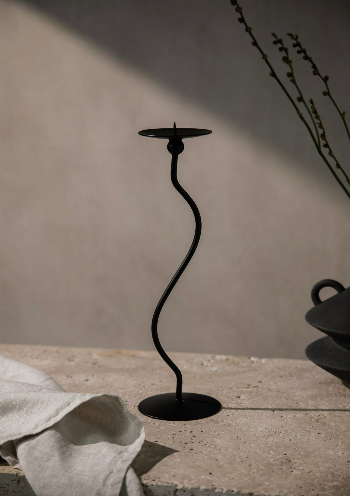 Black Waved Candle Holder Mono