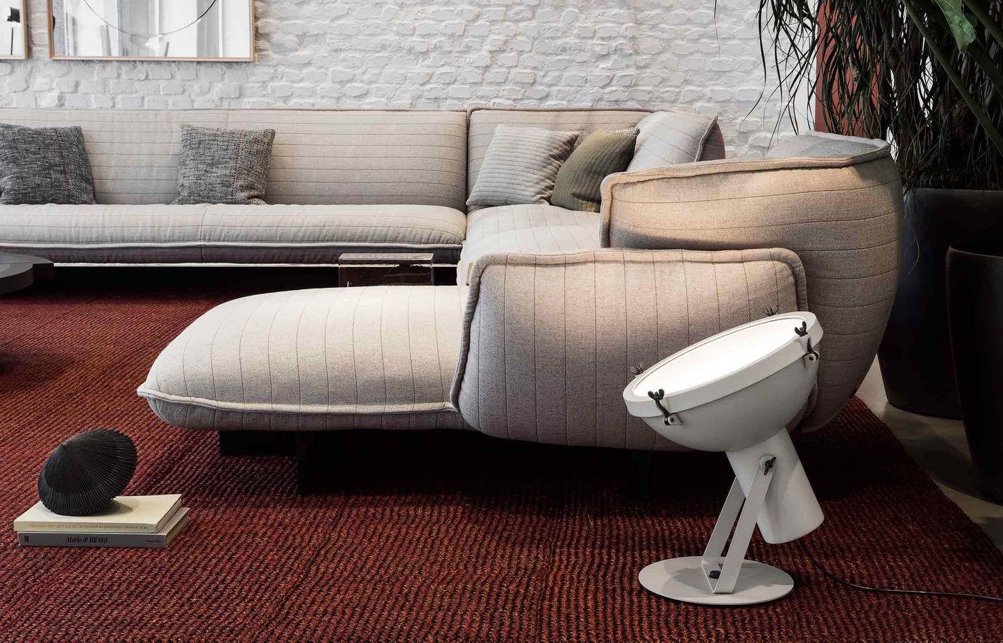Floor Lamp – Projecteur 365 by Le Corbusier