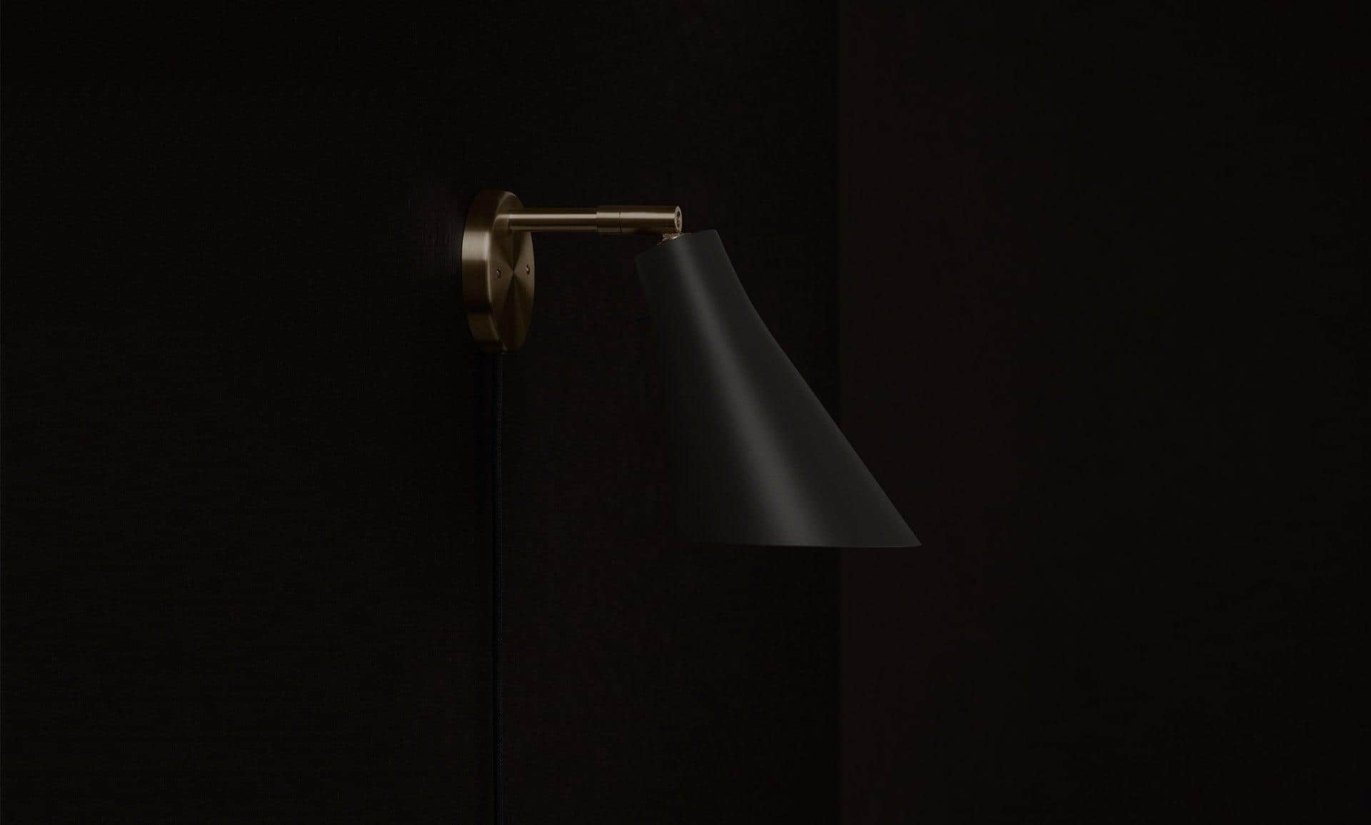 Miller Wall Lamp