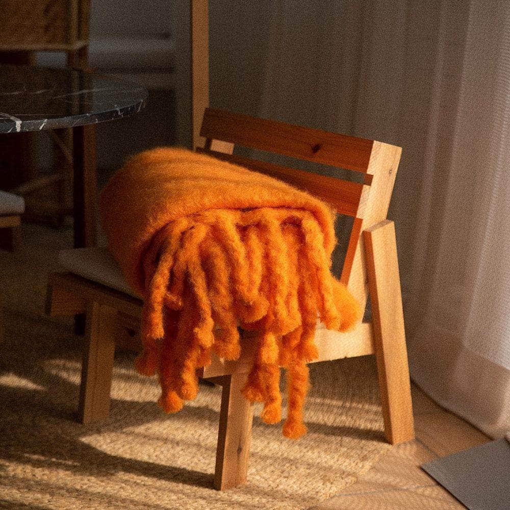 Viso Blanket Orange Lifestyle