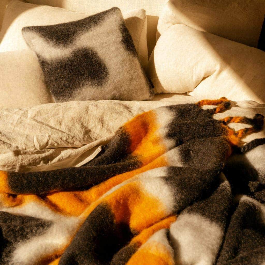 Viso Mohair Blanket White, Orange and Black Pattern