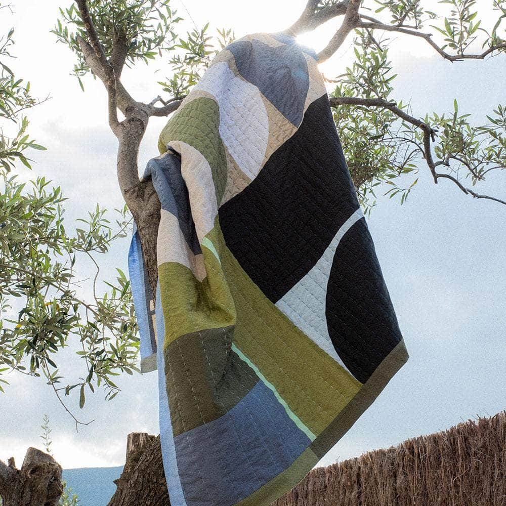 Viso X Thomson Street Quilt Blanket Green, White, Grey and Black
