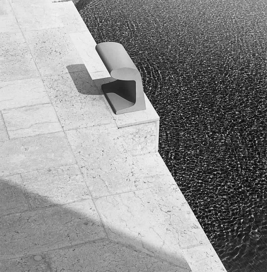Outdoor Concrete Floor Lamp - Borne Béton Grande IP44 by Le Corbusier