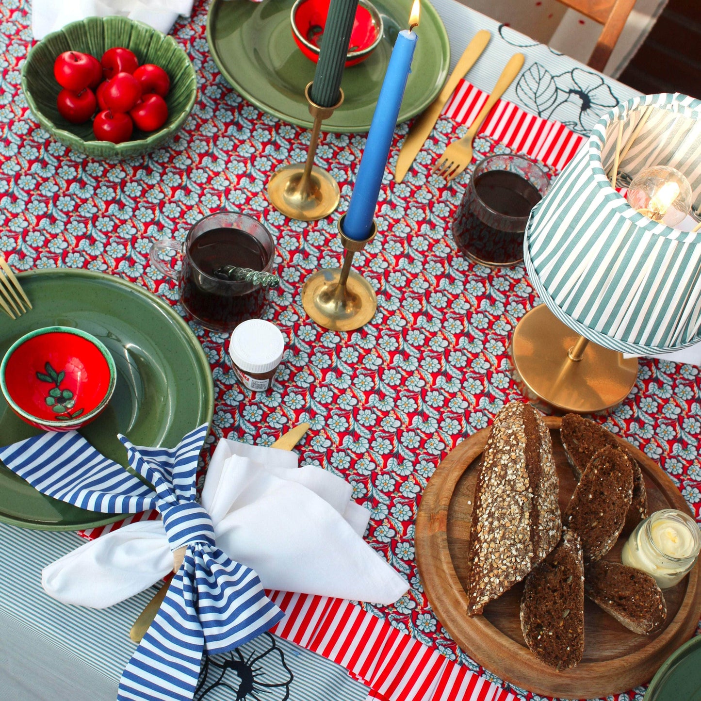 Tres Bien Darlin' Table Runner