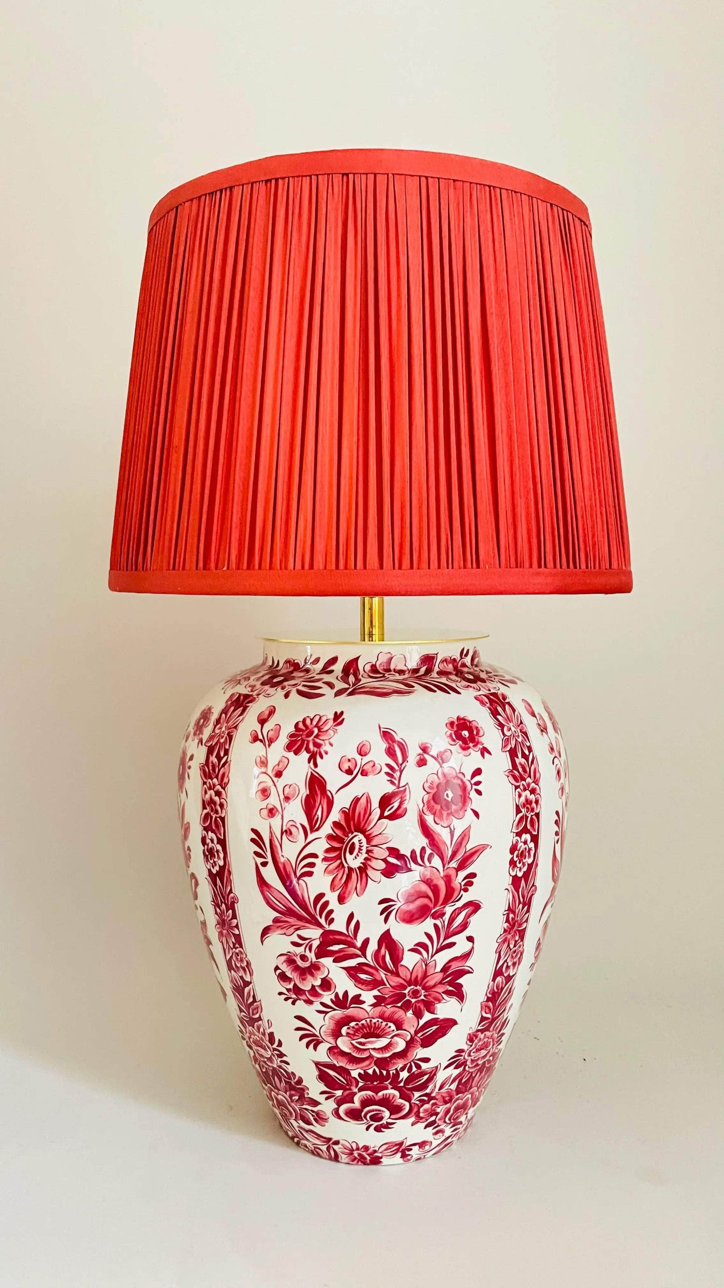 Load image into Gallery viewer, Antique Casentino Table Lamp
