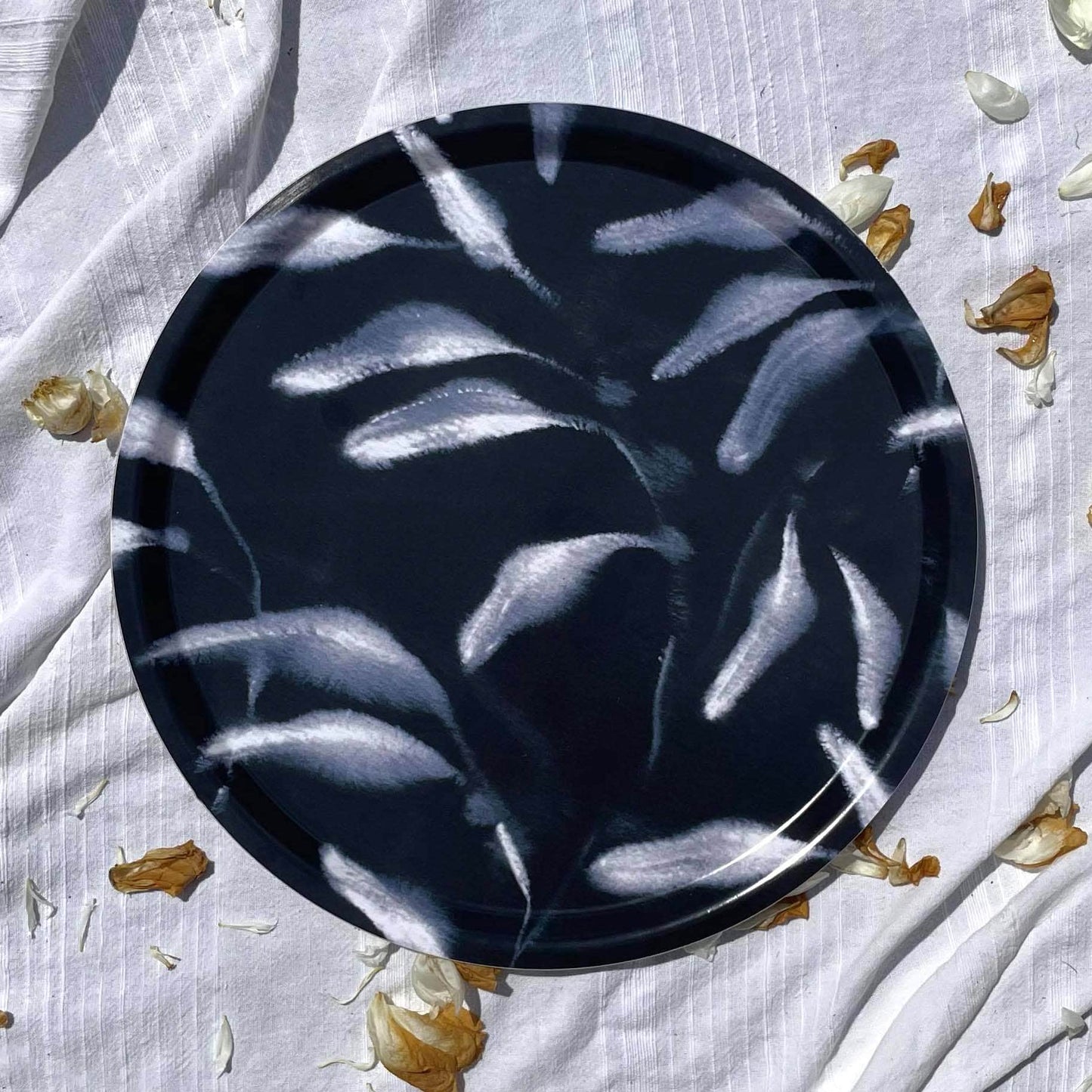 Black Navy Amongst Round Tray (Medium)