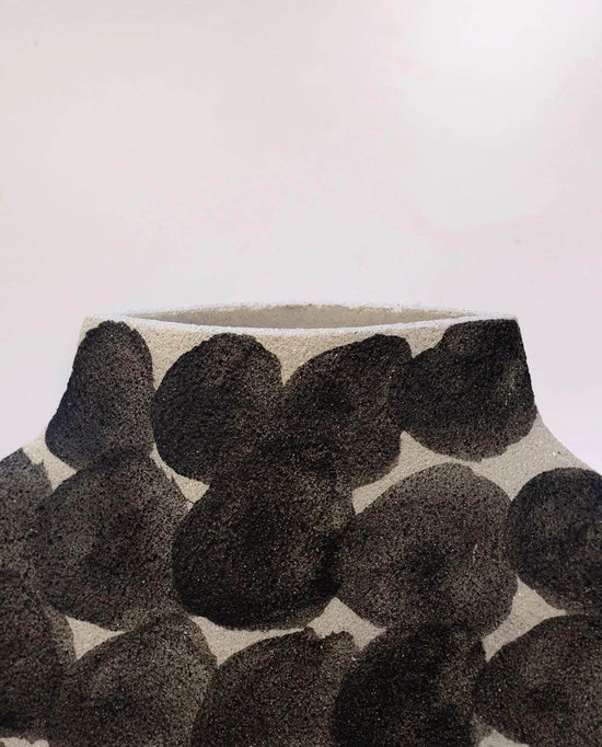 Ceramic Vase ‘Lune [M] - Dots’