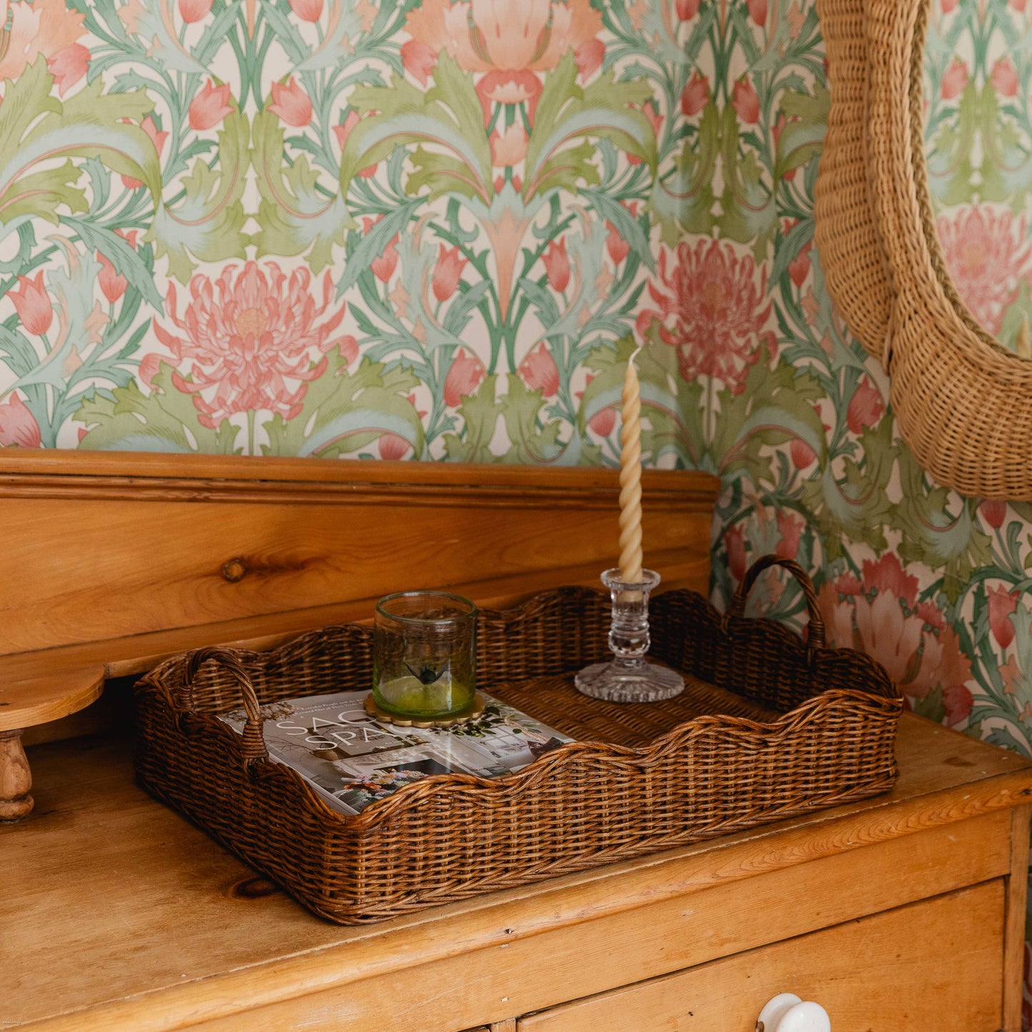 Rattan Scalloped Tray (Medium teak)