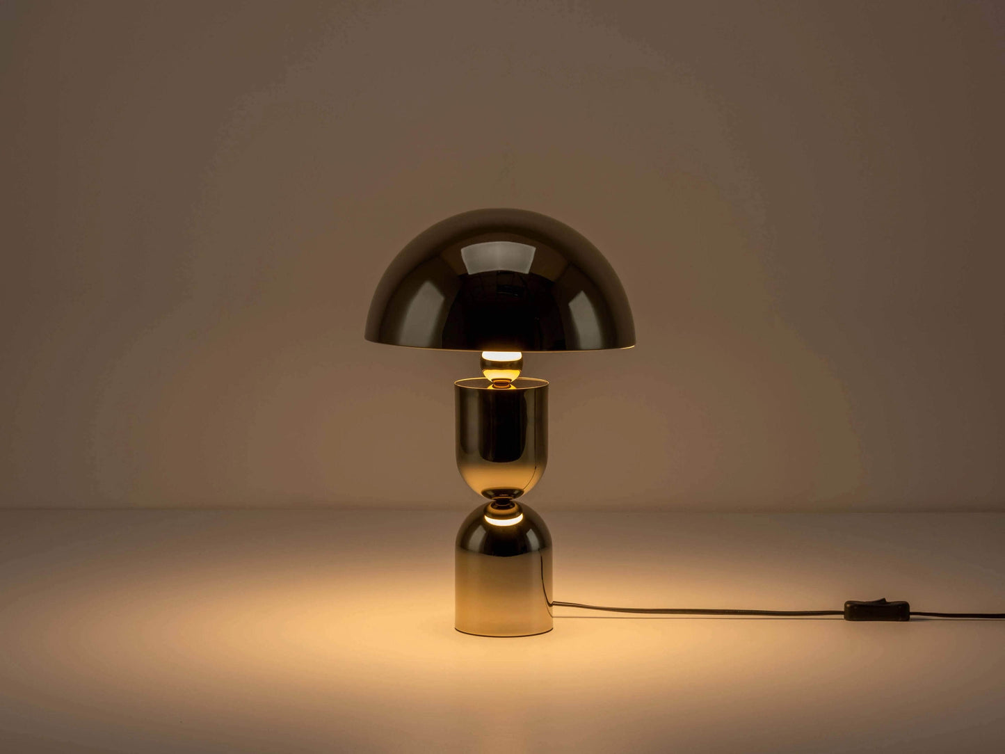 Brass mushroom dome table lamp