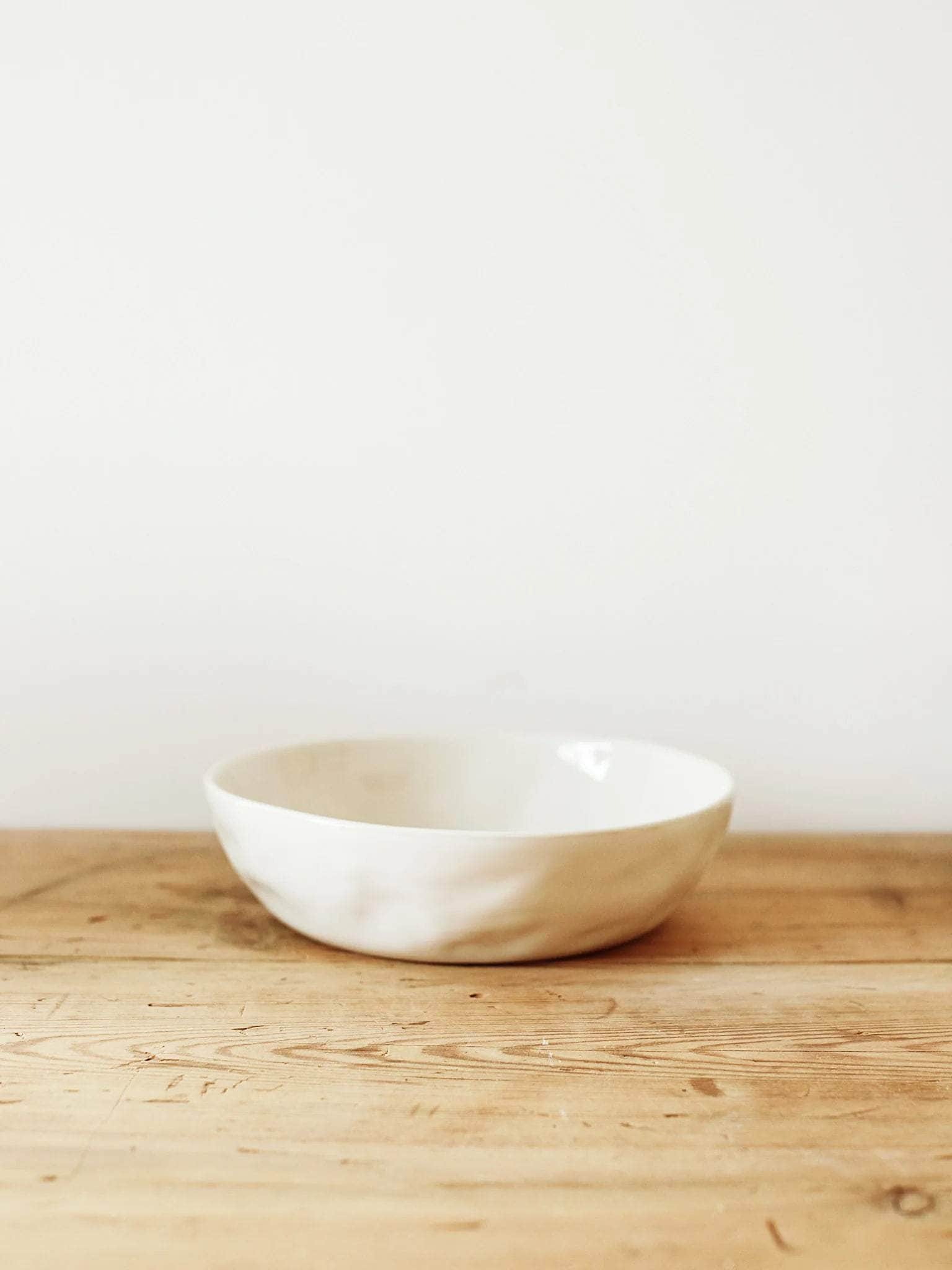 Medium Serving Bowl in Milk
