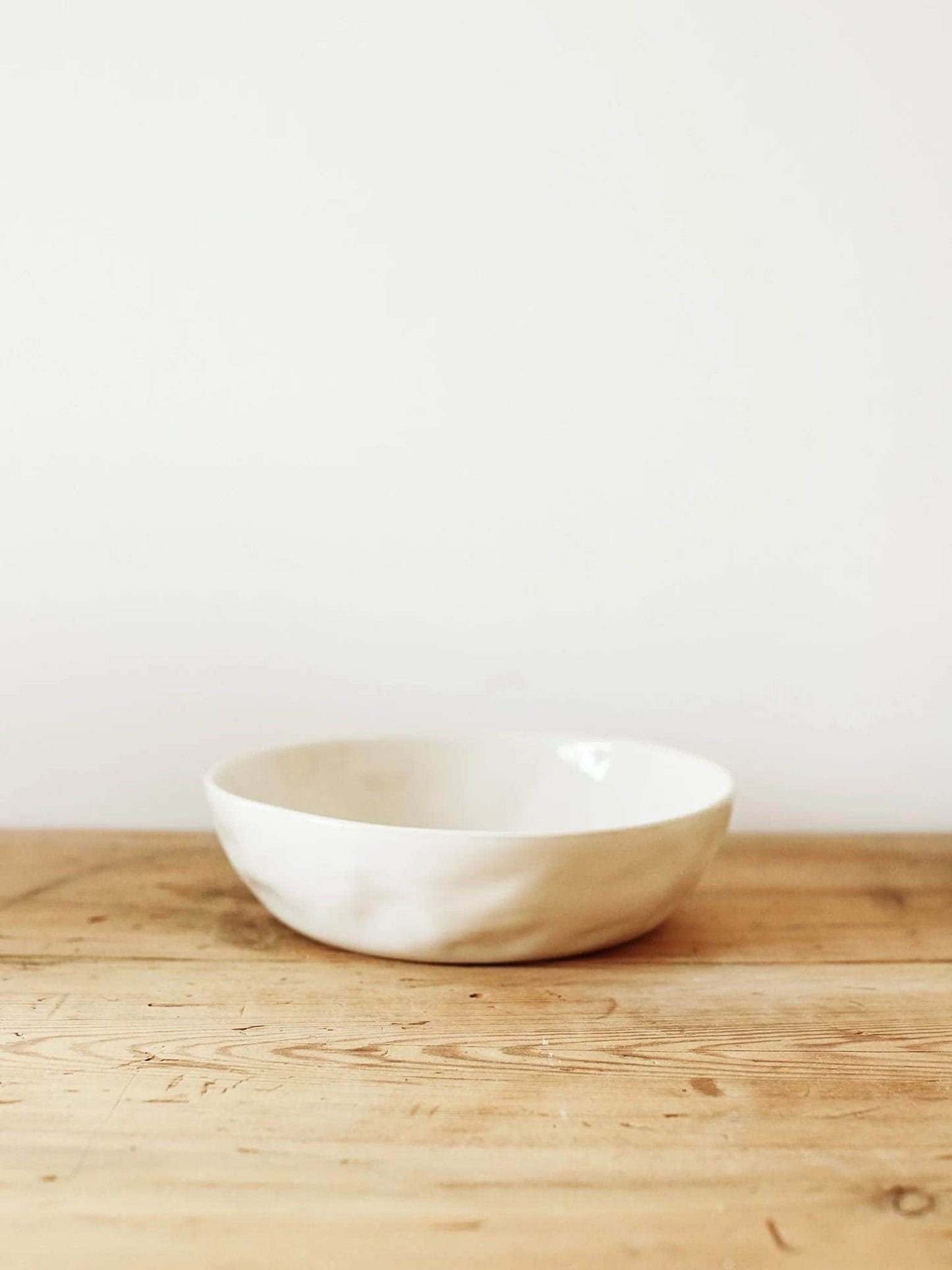 Medium Serving Bowl in Milk