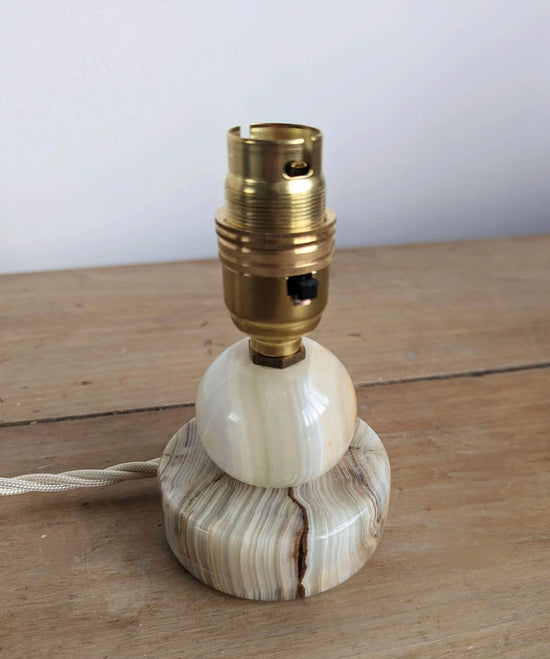 Rounded Onyx Lamp