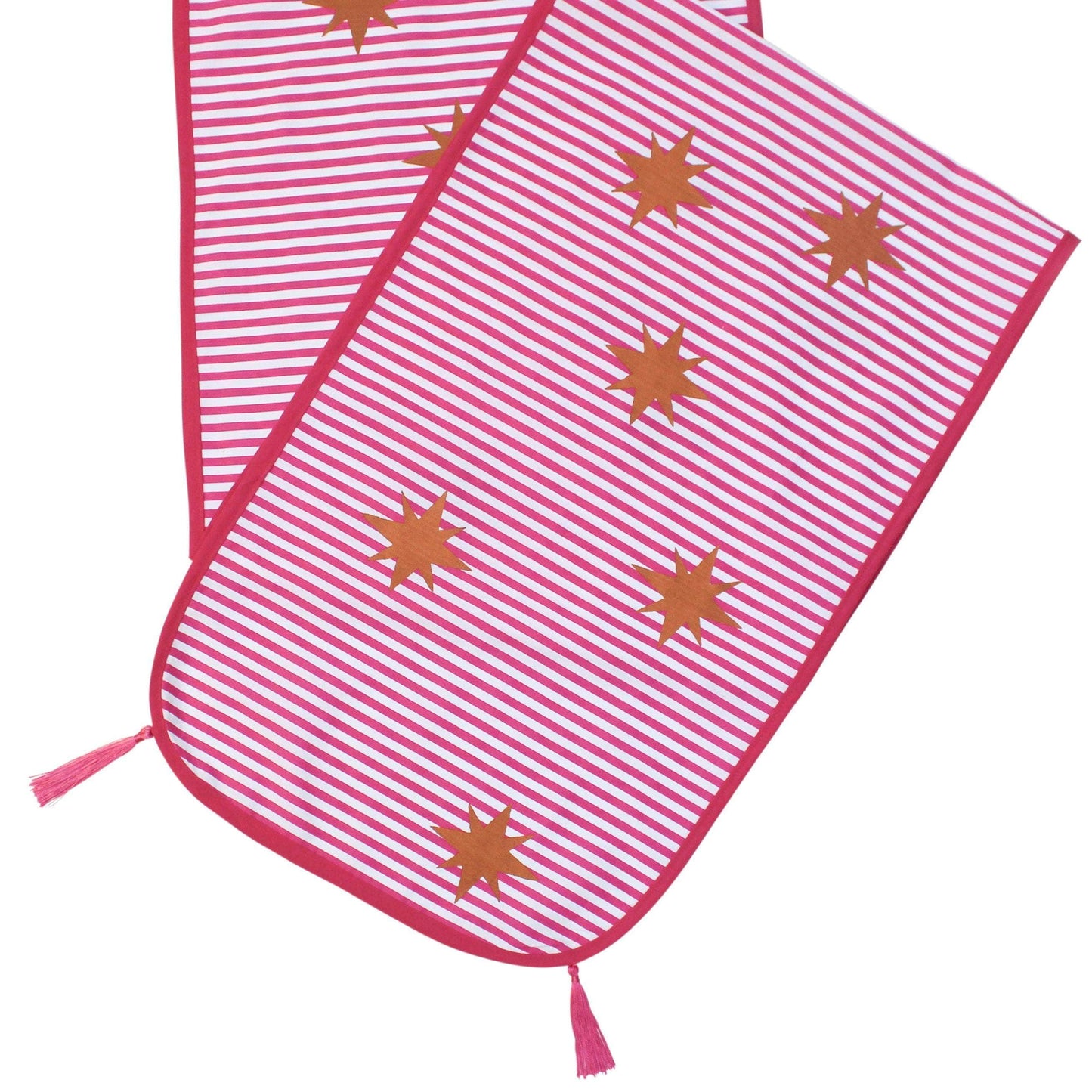 It's a kind of Magique Table Runner