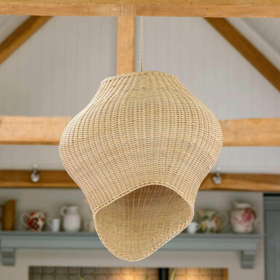 Load image into Gallery viewer, Shell Rattan Pendant Shade
