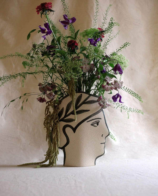 Ceramic Vase 'Artemis - Black’