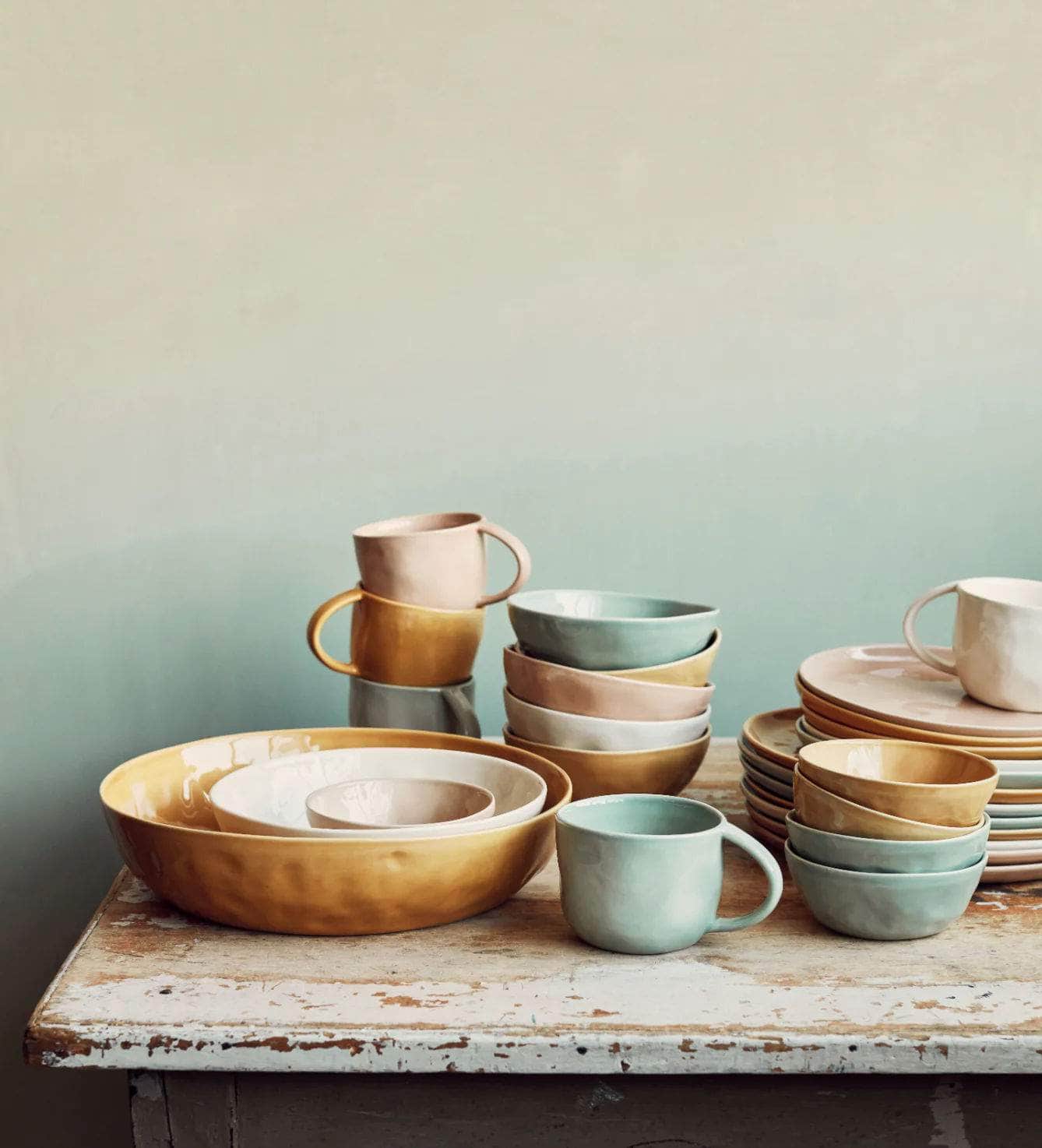 Large serving bowl in Dijon