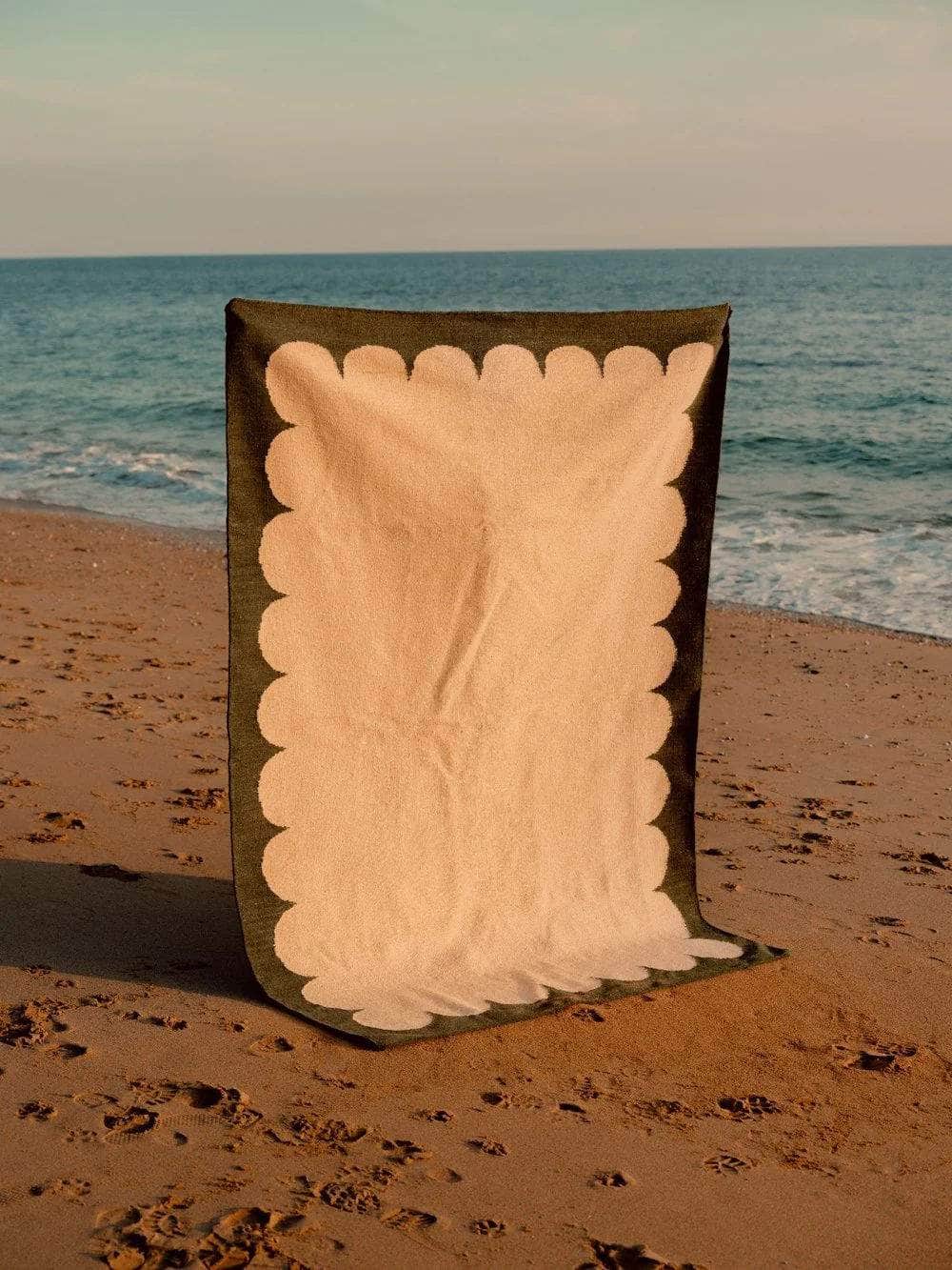 Portico Rug in Forest Green