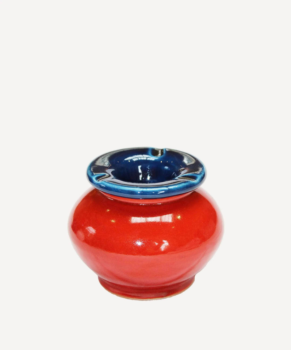 Dolly Ashtray, Red Liquorice