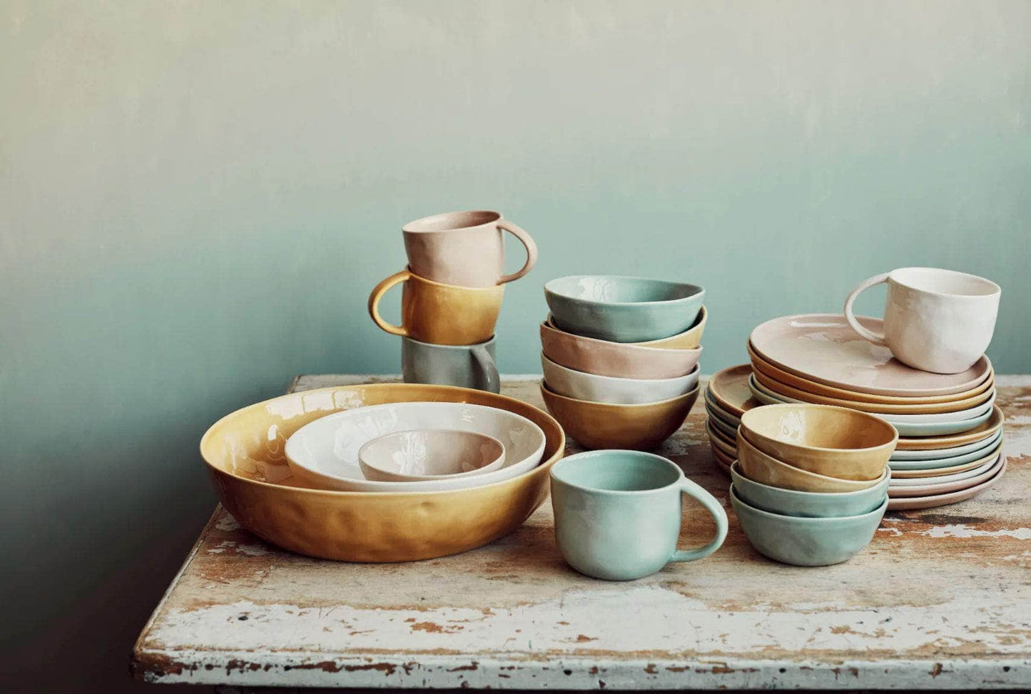 Medium Serving Bowl in Milk