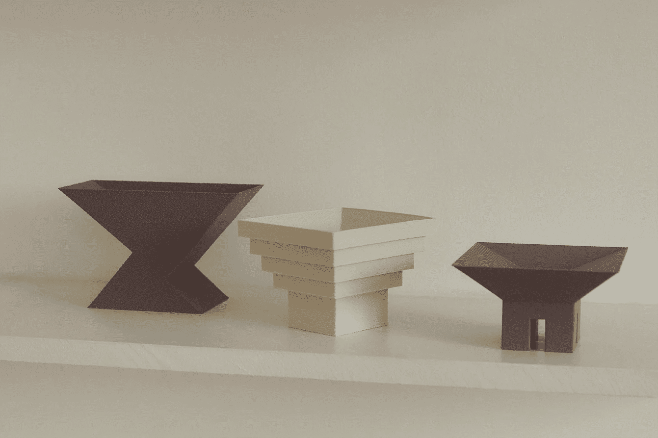 Petite Pyramide Sculpture