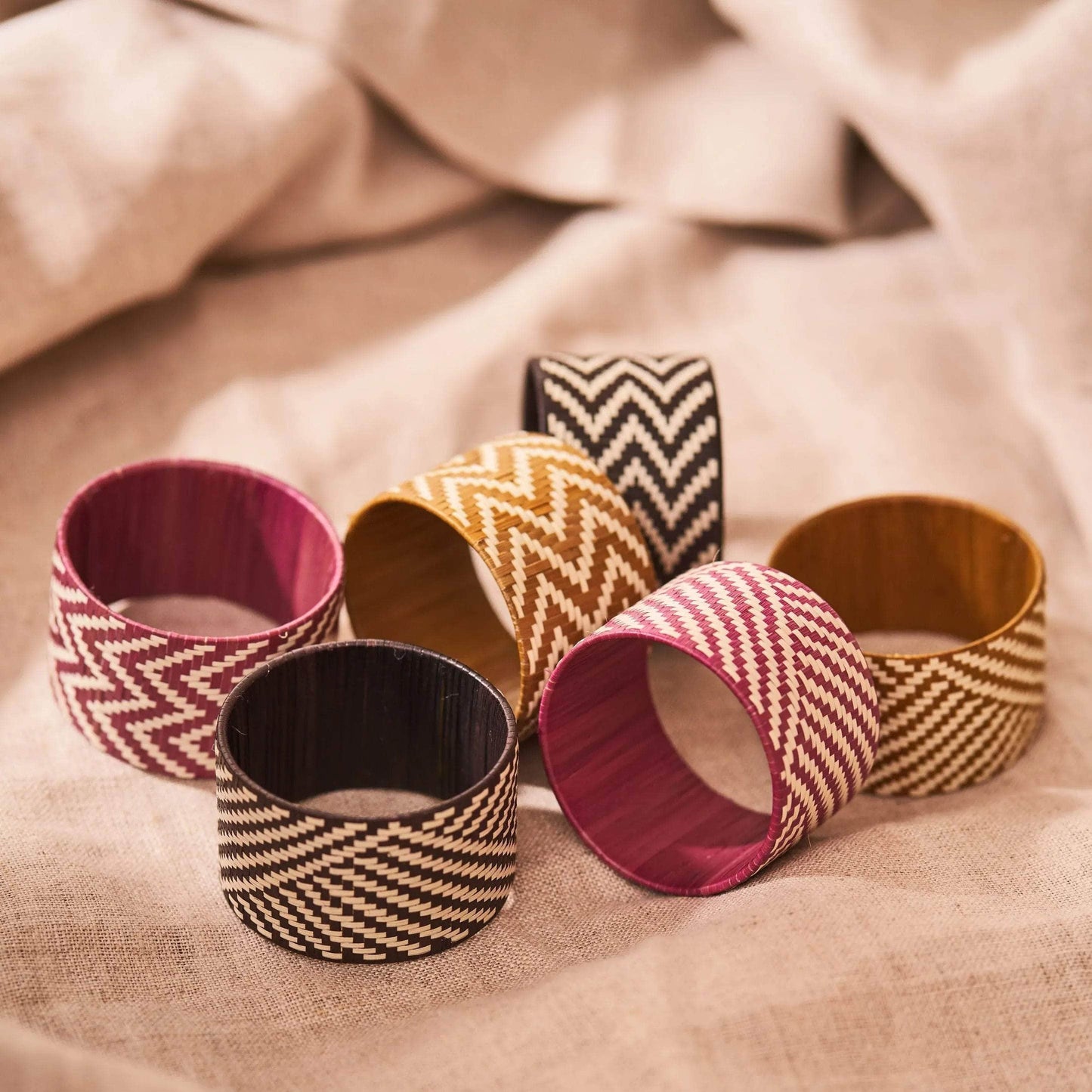 Zenu Woven Zig Zag Napkin Rings (Set of 4)