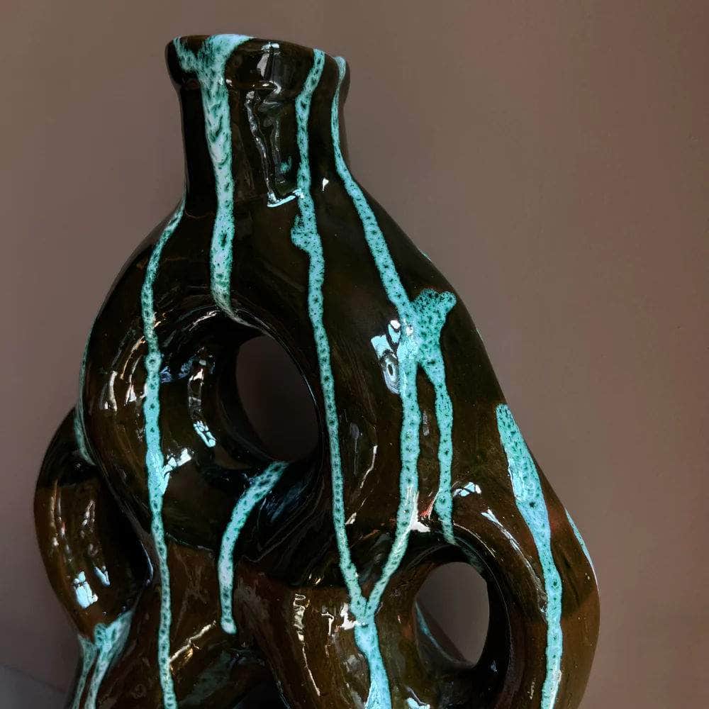 Load image into Gallery viewer, Emerald Sculpture
