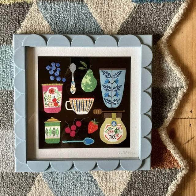 Scallop Picture Frame