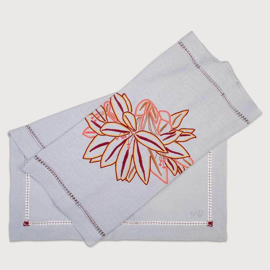 Flor Table Runner