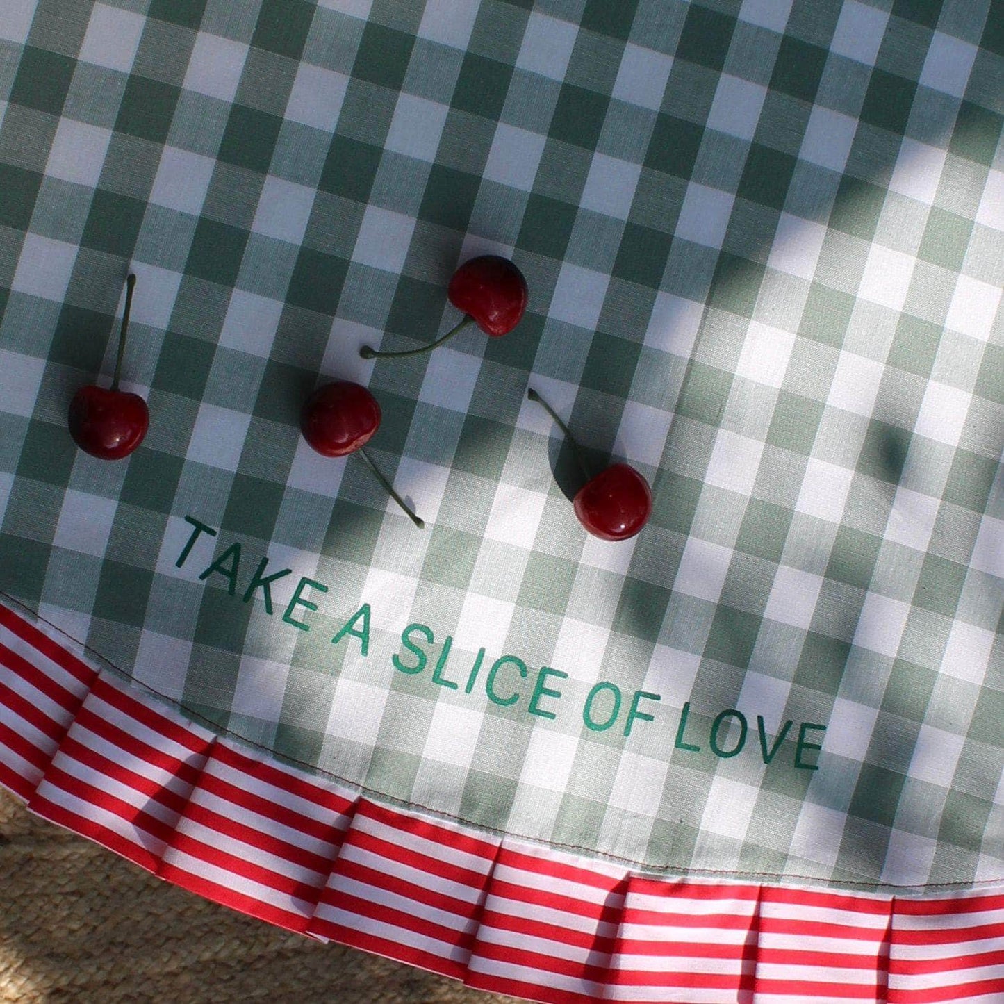 Mon amour Chérie Tablecloth