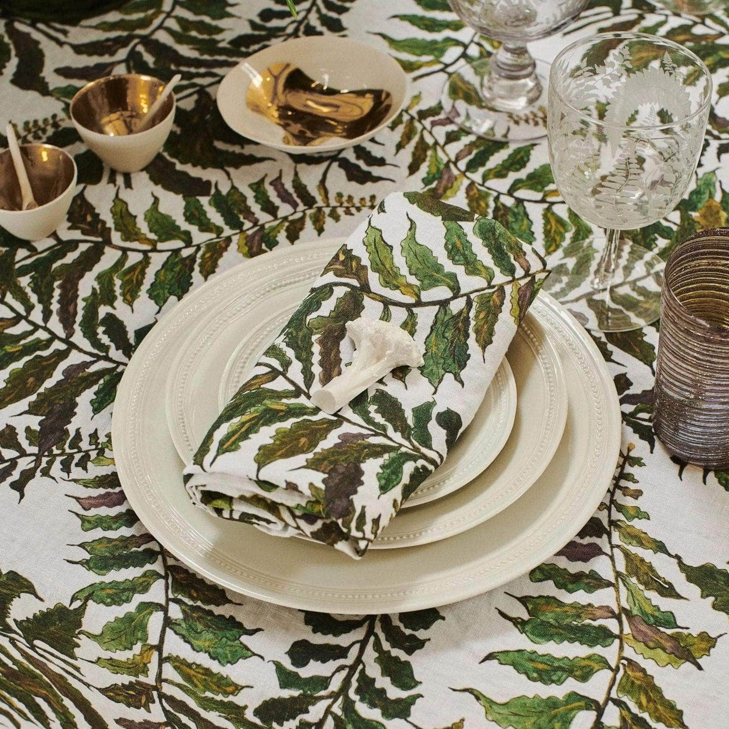Load image into Gallery viewer, Fern Table Cloth

