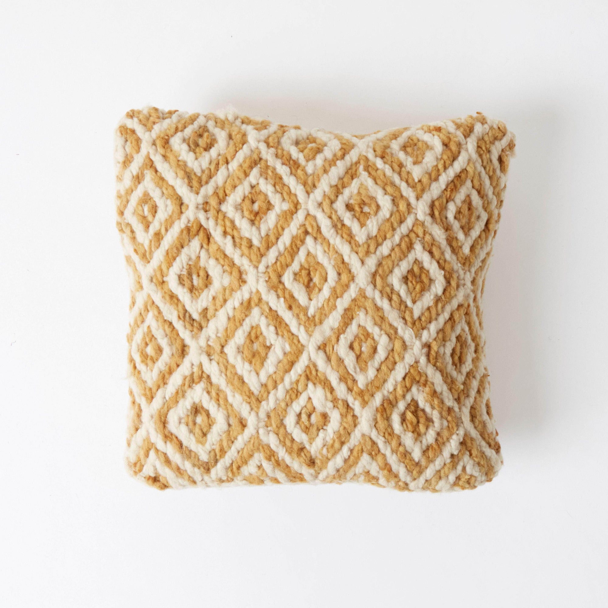 Pelero Cushion