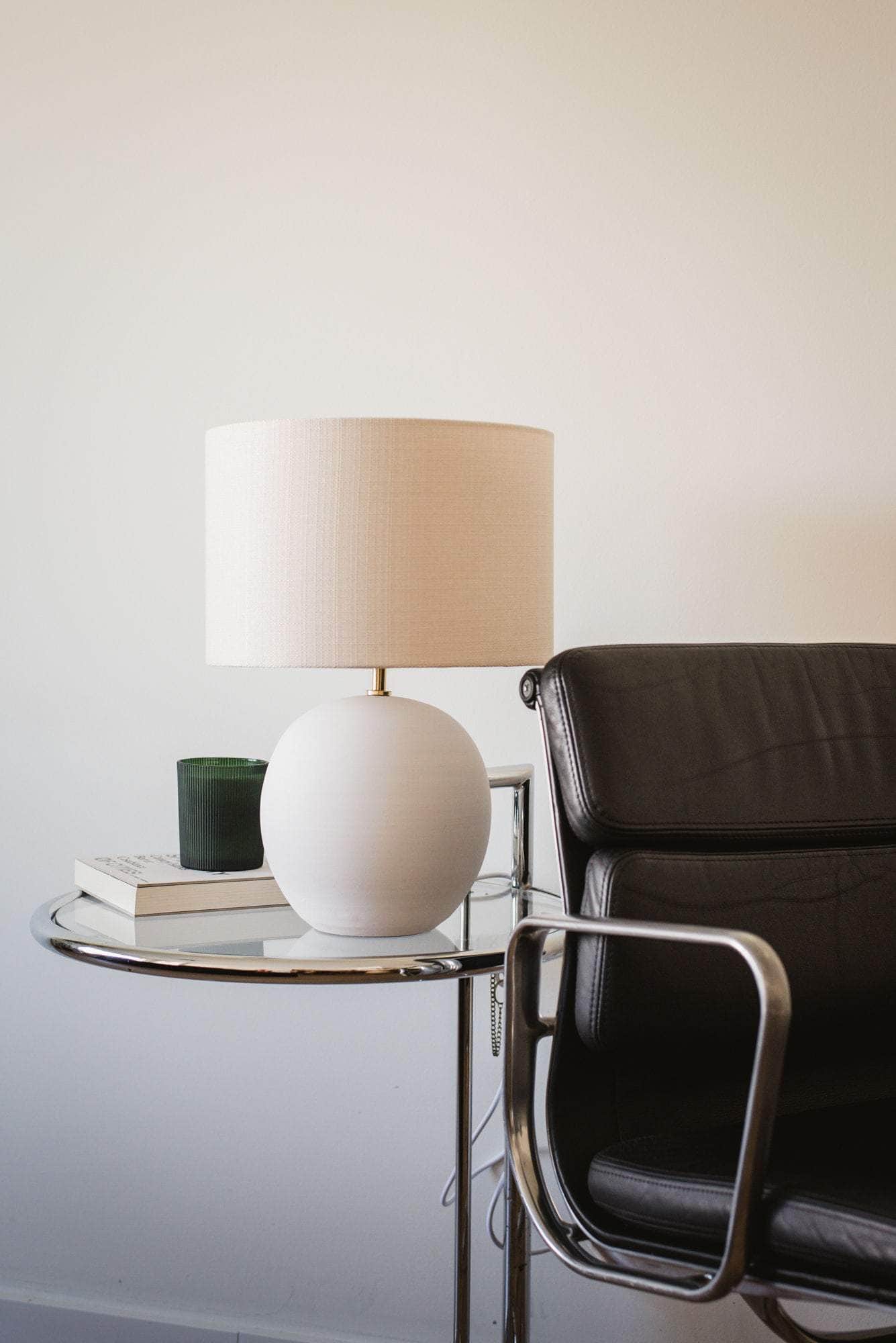 Load image into Gallery viewer, Kure Mate Table Lamp
