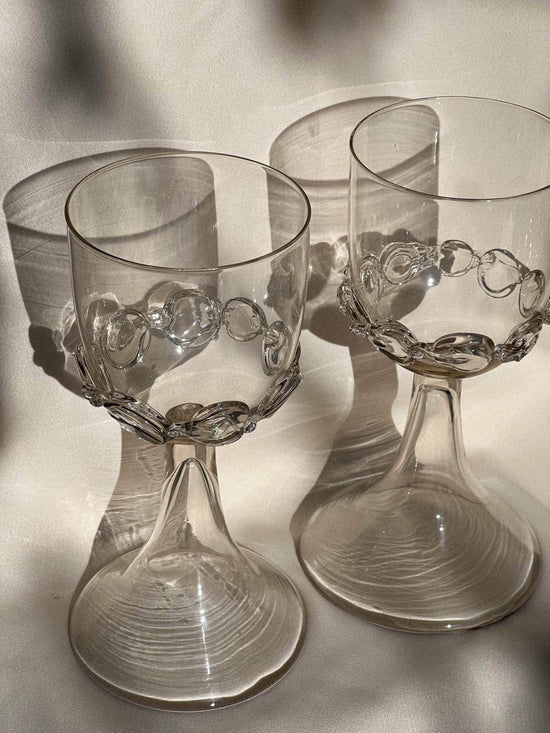 Load image into Gallery viewer, Mouthblown Wine Goblets Chain - Set Of Two
