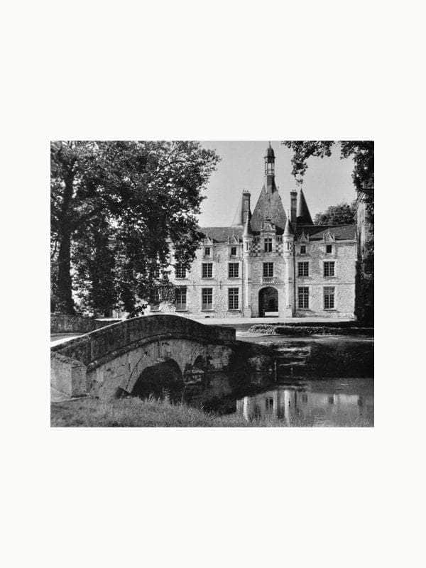 Load image into Gallery viewer, Les Chateaux De l&amp;#39;ile-de-France Travel Book
