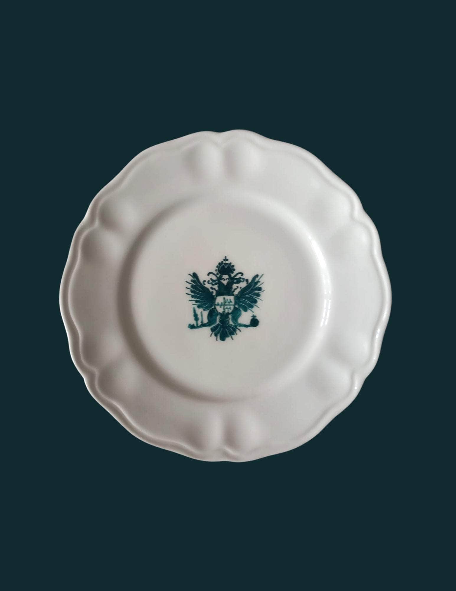 Ceramic Hand Painted Crest Scalloped Plate | Set of 12