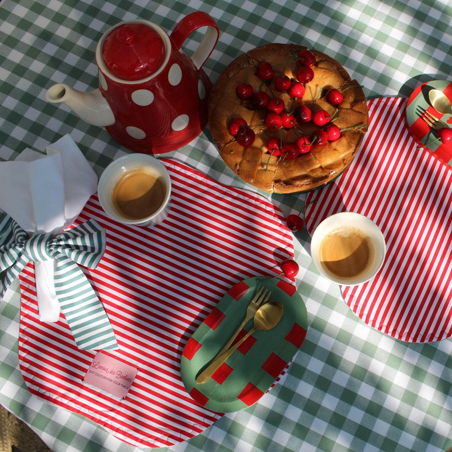 Mon amour Chérie Tablecloth