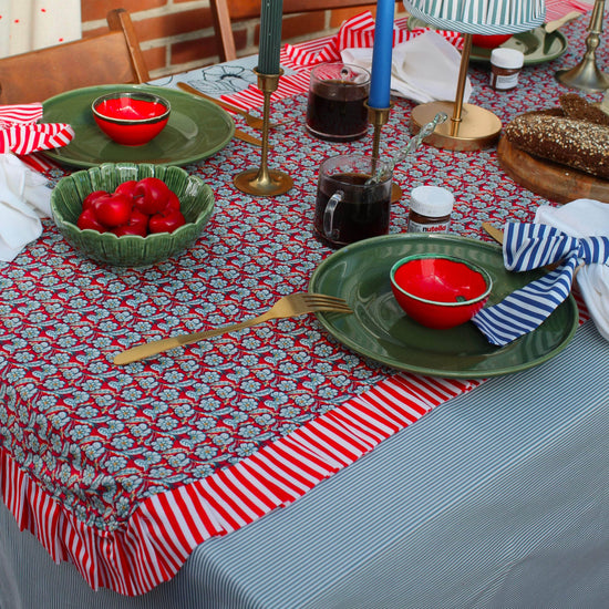 Tres Bien Darlin' Table Runner