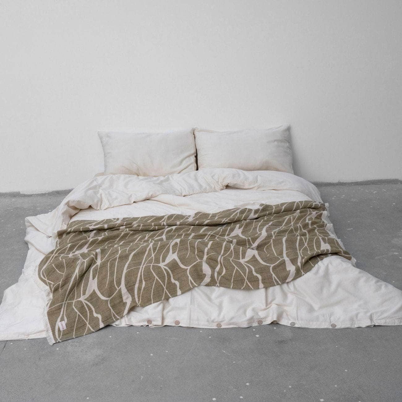 Stone Shafts Blanket